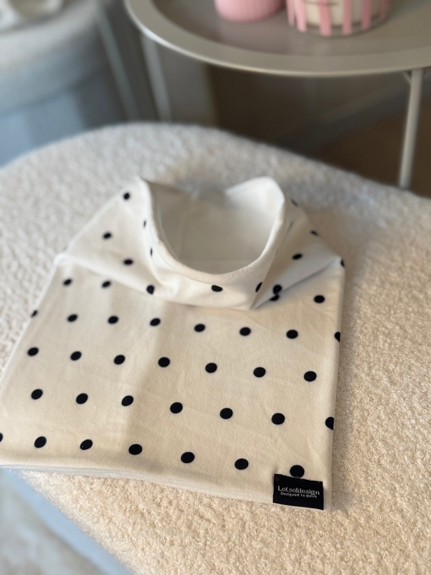 Polka dots skibuff | Lotsofdesign